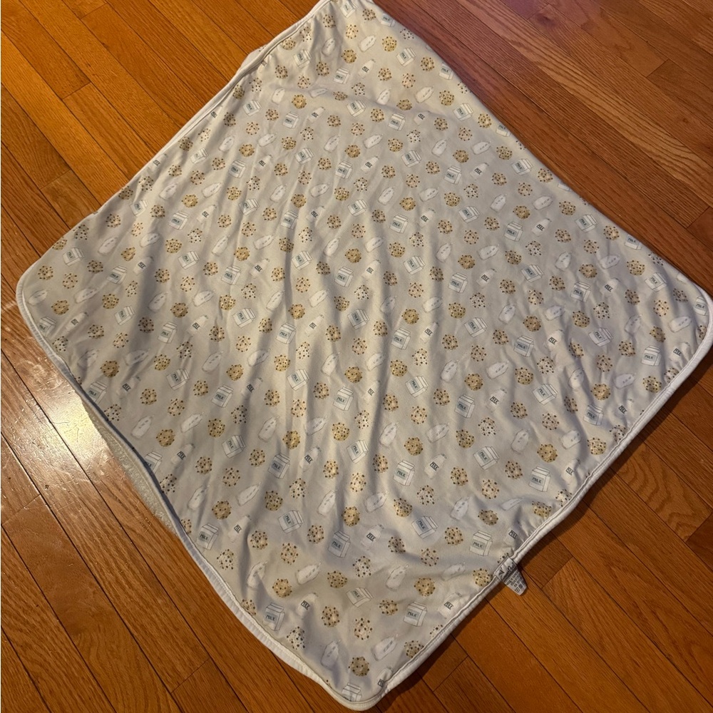 Copper Pearl hooded infant towel in cookies and milk pattern